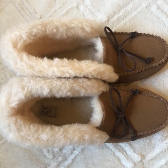 UGG Alena Moccasin - Picture 4 of 14